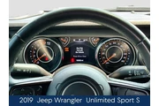 $29998 : Jeep Wrangler Unlimited 2019 thumbnail