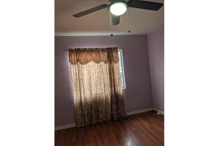 CUARTO EN MONTCLAIR image 3