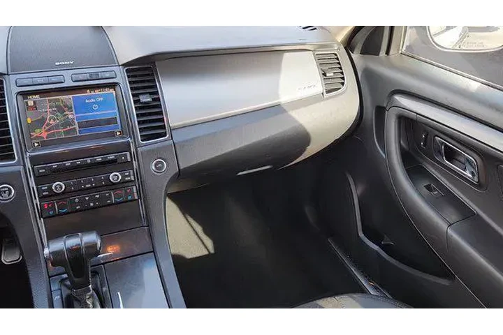 $8970 : Ford Taurus 2011 AWD SHO 4dr image 6