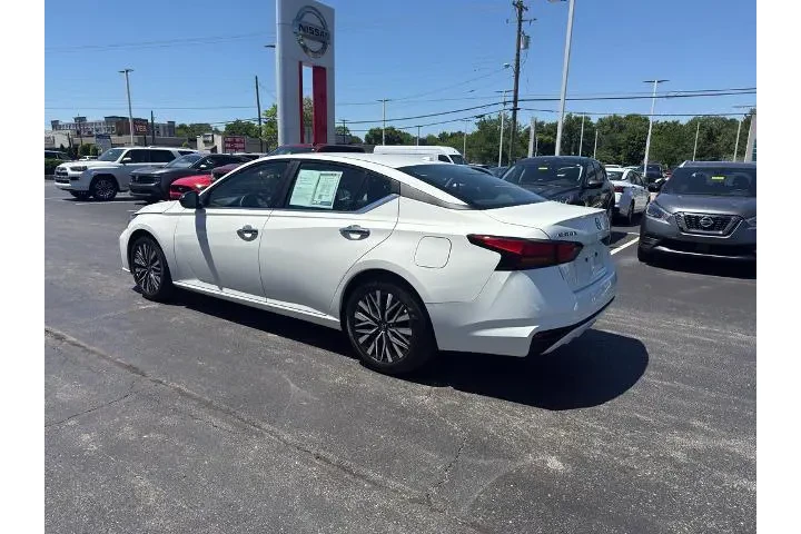 $23995 : Nissan Altima 2025 2.5 SV 4d image 6
