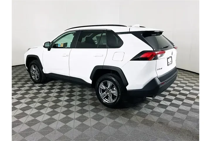 $28400 : Toyota RAV4 2024 AWD XLE 4dr image 5