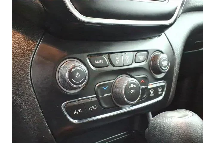 $13999 : Jeep Cherokee 2019 Latitude image 10