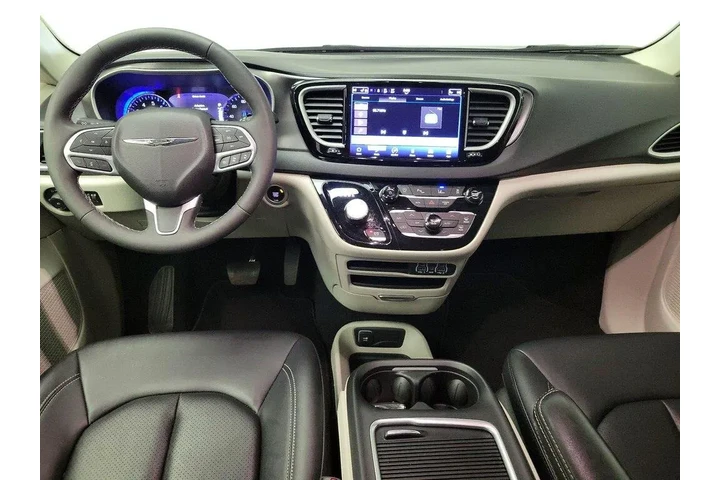 $29998 : Chrysler Pacifica 2024 Touri image 9
