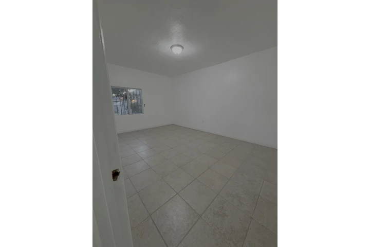 $2350 : Apartamento en Compton image 6