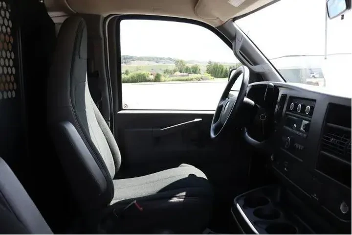 $31950 : GMC Savana 2024 2500 3dr Car image 9