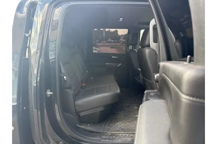 Chevrolet Silverado 3500HD 2 image 10