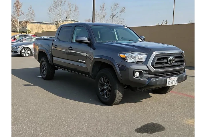 $31998 : Toyota Tacoma 2022 4x2 SR5 V image 1