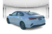 $14776 : Kia Forte 2023 LX 4dr Sedan thumbnail