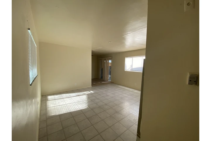 $995 : Apt 1 rec cerca Panorama/Haley image 4