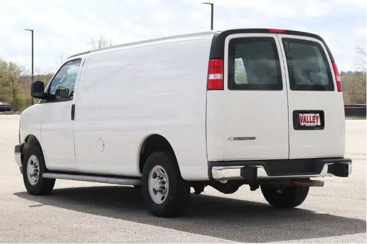 $32514 : Chevrolet Express 2024 2500 image 6