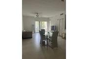 $925 : Habitación privada para mujer thumbnail