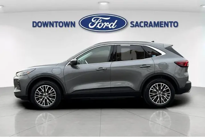 $27900 : Ford Escape Plug-In Hybrid 2 image 7