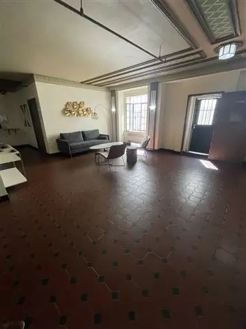 $1700 : 535 S Gramercy  Paradise in LA image 6