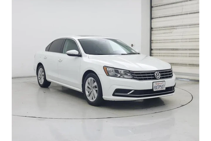 $15998 : Volkswagen Passat 2018 2.0T image 1