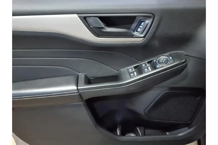 $22813 : Ford Escape 2022 SE 4dr SUV image 7