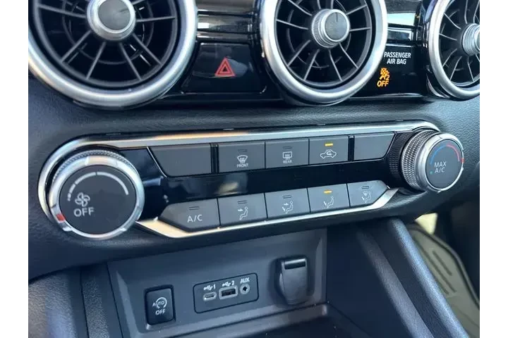 $17698 : Nissan Sentra 2025 SV 4dr Se image 7