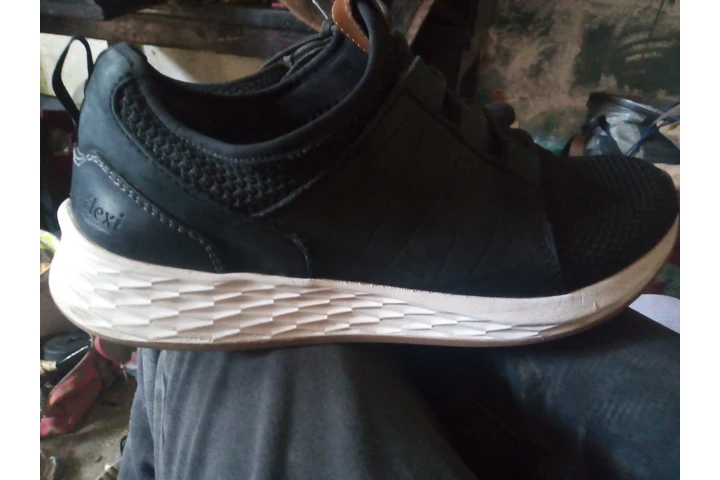 $300 : Tenis del número 29 image 1