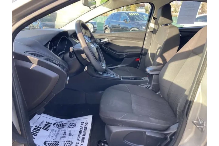 $6999 : 2016 Focus SE image 10