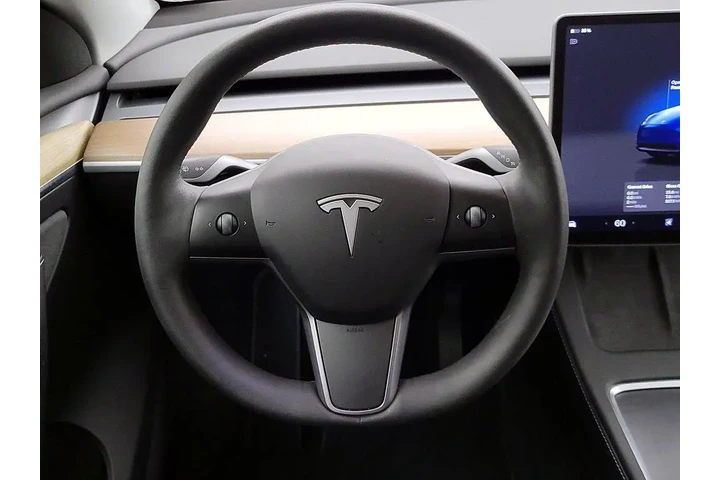 $31998 : Tesla Model Y 2023 AWD 4dr C image 10