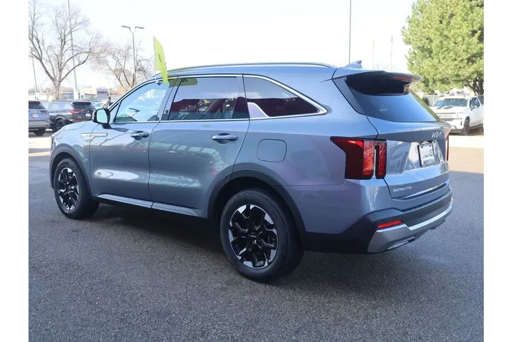 $23377 : Kia Sorento 2024 S 4dr SUV image 7
