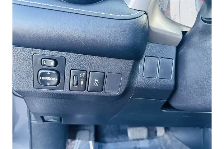 $15995 : 2015 RAV4 XLE image 8