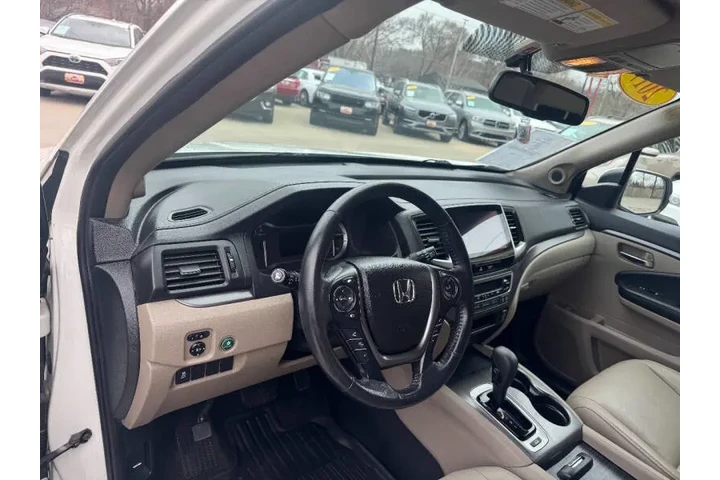 $14950 : 2017 Pilot EX-L image 7