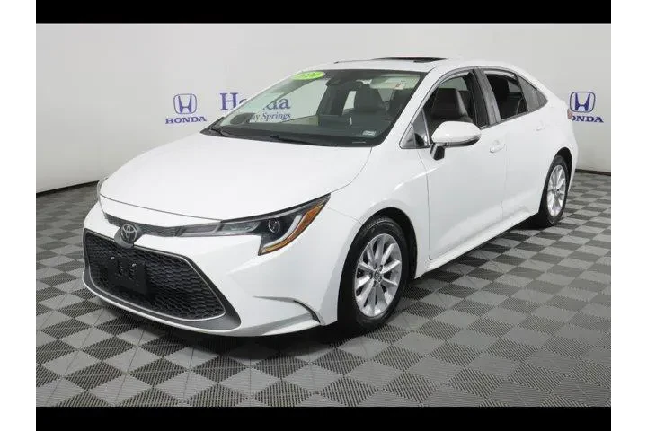 $18875 : Toyota Corolla 2020 XLE 4dr image 3