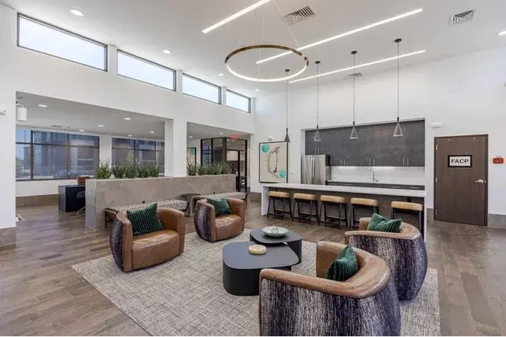 $800 : Ovation Apartments image 6