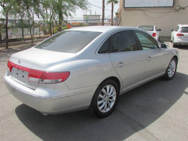 $7995 : 2006 Azera Limited image 4