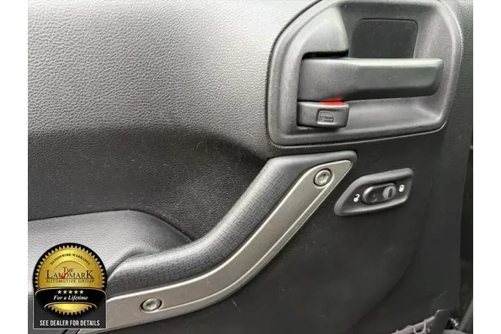 $17995 : Jeep Wrangler 2015 4x4 Sport image 8