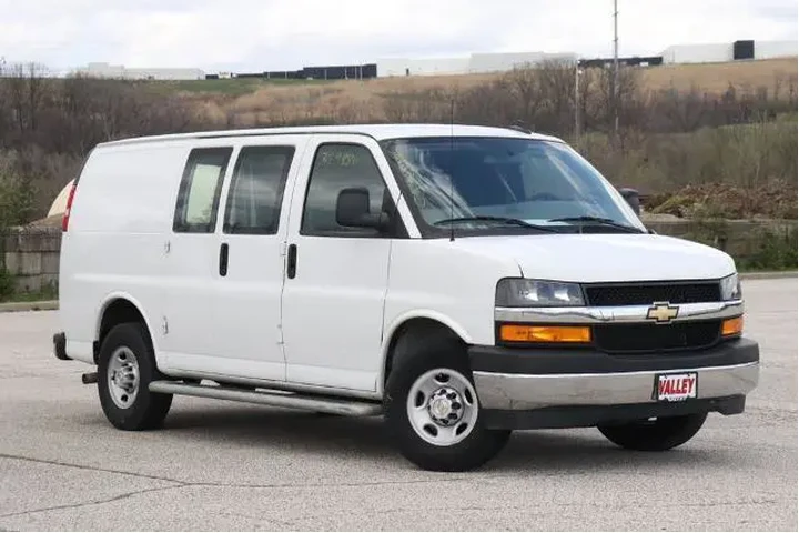 $32514 : Chevrolet Express 2024 2500 image 2