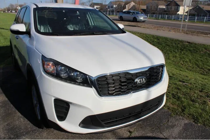 2019 Sorento LX image 1