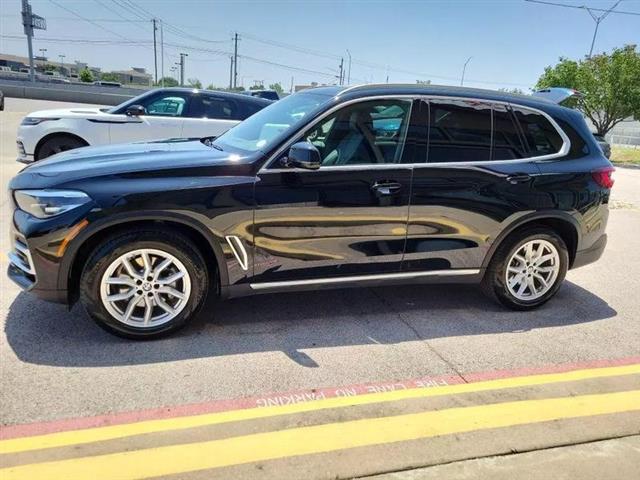 2022 BMW X5 xDrive40i image 4