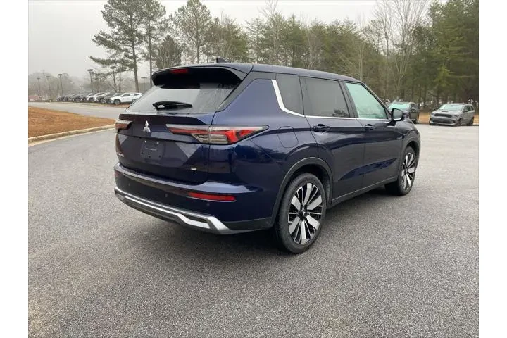 $22720 : Mitsubishi Outlander 2025 SE image 6