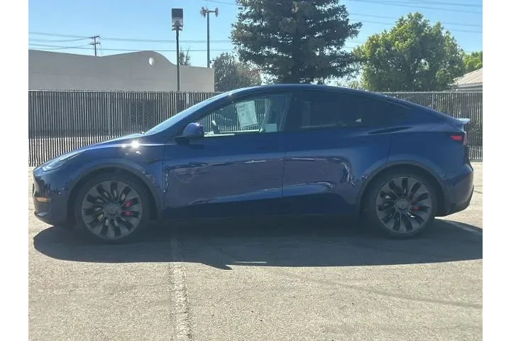 $32430 : Tesla Model Y 2022 AWD Perfo image 6