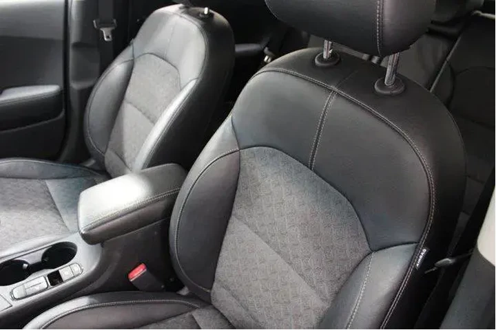 $20998 : Kia Niro Plug-In Hybrid 2020 image 6