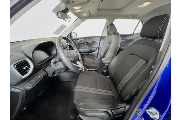 $23988 : Hyundai VENUE 2025 SEL 4dr C image 10