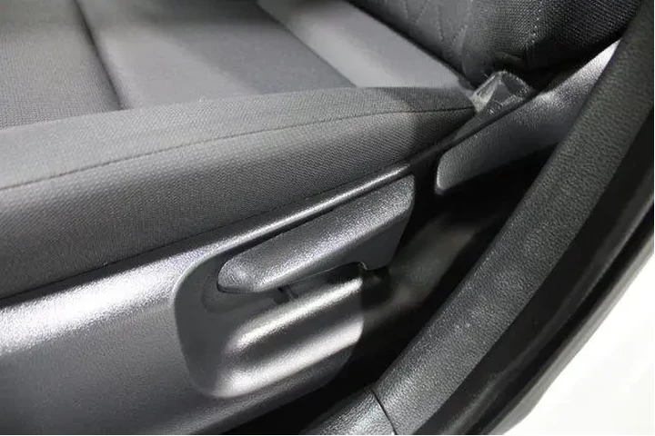 $21982 : Toyota Corolla 2023 LE 4dr S image 4