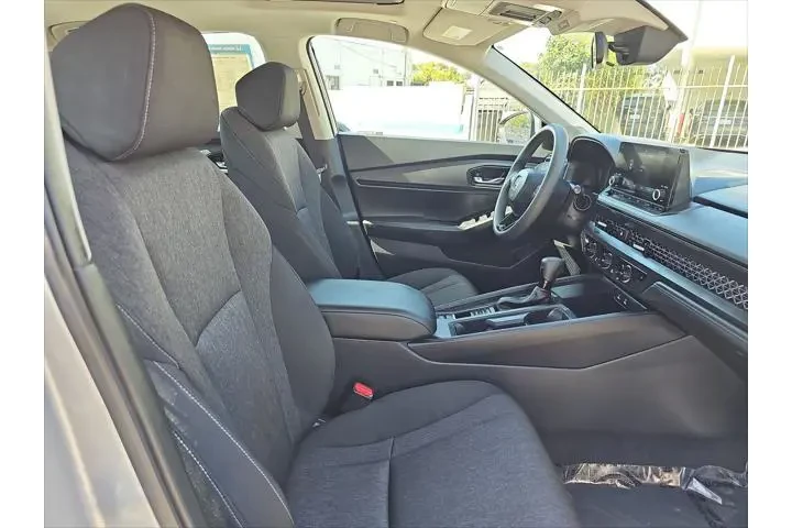 $24995 : Honda Accord 2023 EX 4dr Sed image 4