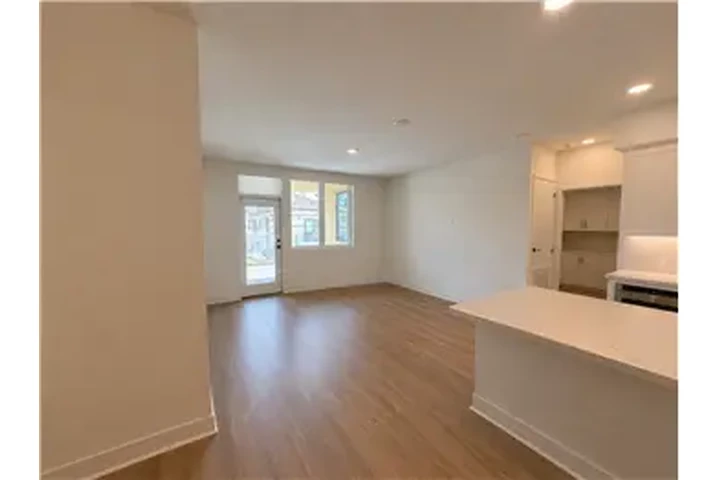 $7250 : Rental property with 2 bedro image 6