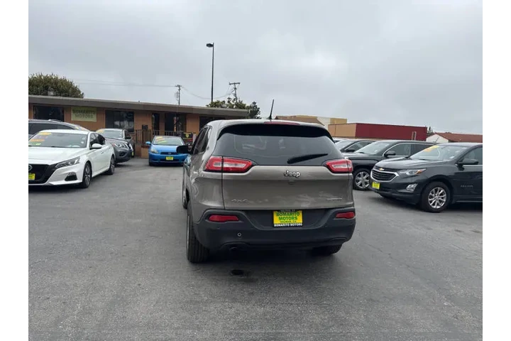 $10999 : 2016 Cherokee Sport image 8