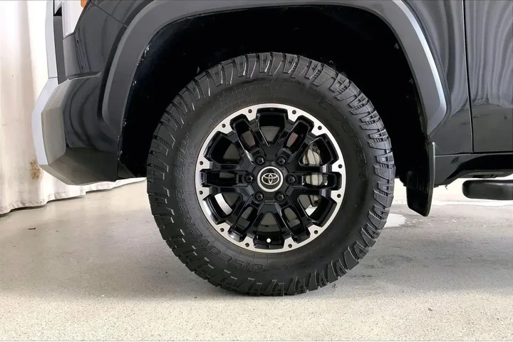 $37992 : Toyota Tundra 2024 4x4 SR5 4 image 8
