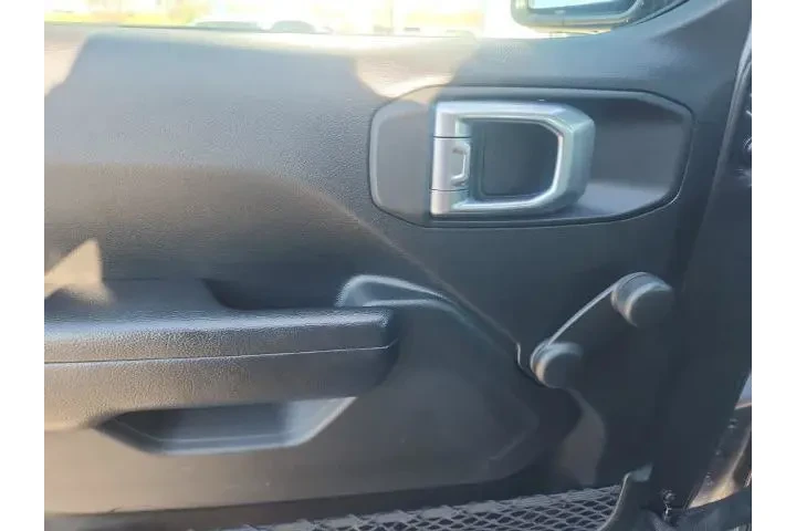 $29112 : Jeep Wrangler 2023 4x4 Sport image 9