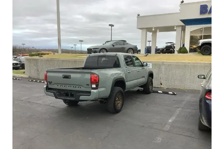 $37950 : Toyota Tacoma 2023 4x4 TRD P image 7