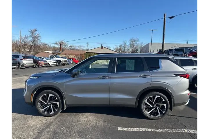 $23180 : Mitsubishi Outlander 2023 AW image 6