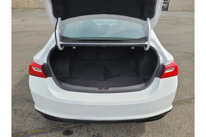 $19500 : Chevrolet Malibu 2023 LT 4dr image 10