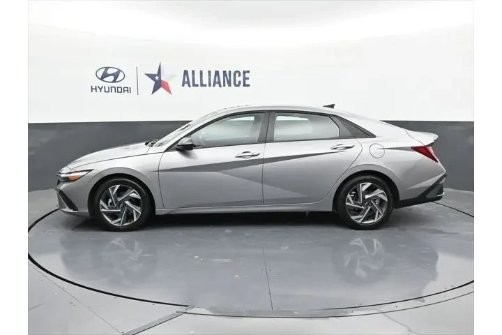 $20000 : Hyundai ELANTRA 2025 SEL Spo image 3