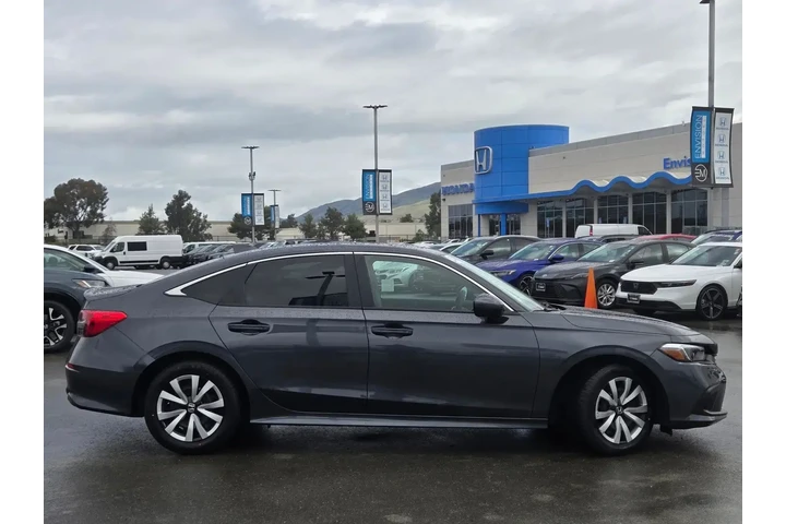 $24842 : Honda Civic 2024 LX 4dr Seda image 8