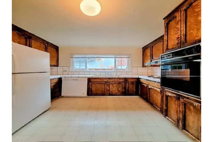 $1000 : RENTAL QUALIFICATIONS image 5