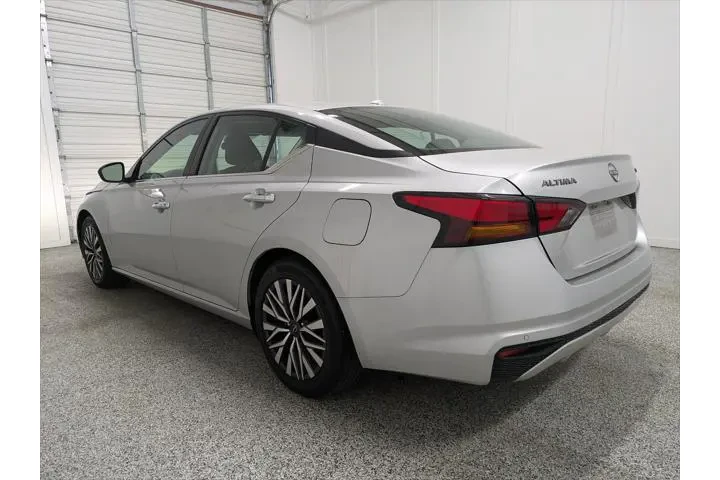 $21897 : Nissan Altima 2024 2.5 SV 4d image 6